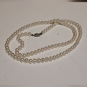 💚10 for $10💚 Bundle and save Elegant Pearl Necklace